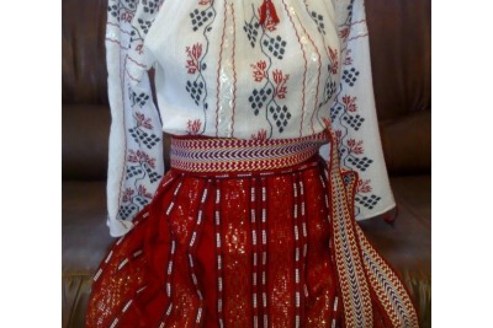 Costumul popular din Muntenia | Romania Mama Stiri | Administratie Publica | Anunturi | | Turism | Sport | Lifestyle | Divertisment