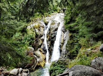 Cascada Lolaia - locul superb din cel mai frumos parc național din România