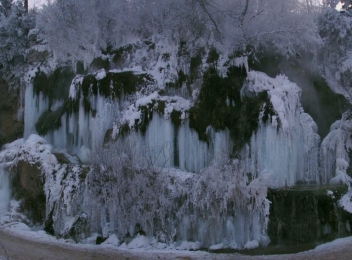 Cascada Toplița - singura cascadă cu apă termală din România