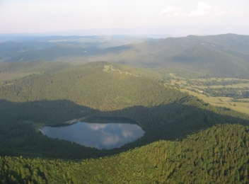 Lacul Sfanta Ana, cel mai curat lac din Romania