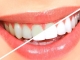 Cum să îți albești dinții fără să mergi la medic