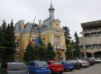 Primăria Botoșani a stabilit data la care va avea loc licitația publică pentru rezervarea locurilor de parcare