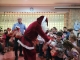 Copiii de la grădinițele și clasele pregătitoare din Câmpina au primit vizita lui Moș Crăciun