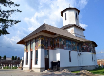 Biserica „Adormirea Maicii Domnului” Poiana Campina