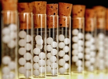 SCANDALOS! Medicamente homeopate celebre produse in conditii jalnice la Ploiesti