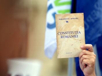 Oficialii de la Veneția cer dezbatere publică pentru Constituția României