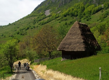 Valea Ampoiului, drumul care duce în Țara Moților