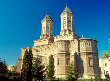 Manastirea Trei Ierarhi - cea mai frumoasa ctitorie a lui Vasile Lupu Voievod
