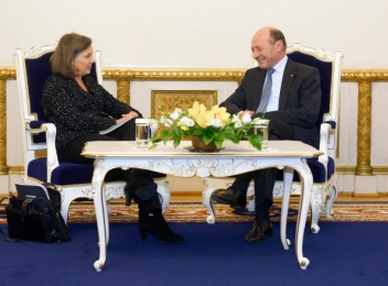 Băsescu către Nuland: "Sper că micile neînţelegeri nu vor afecta substanţa relaţiilor dintre ţările noastre"
