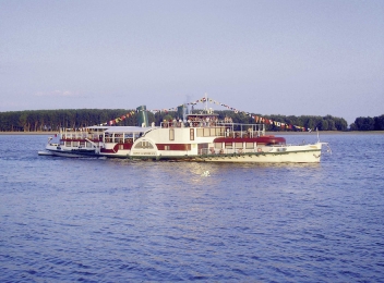 Se reiau plimbările cu vaporașul pe Dunăre, în portul Giurgiu