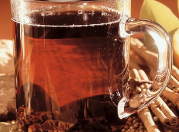 Ceai de ghimbir – proprietăţi digestive şi reumatice remarcabile