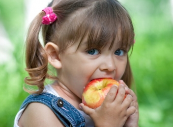 Metoda inedită prin care un medic învață copiii să mănânce sănătos