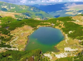 Lacul Gâlcescu din Parâng, unul dintre cele mai frumoase din țară
