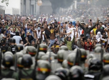 Opt morţi şi 137 de răniţi în violenţele din Venezuela 