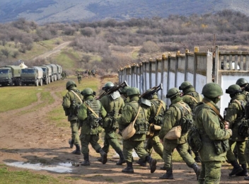 Rusia va aduce un nou regiment de parașutiști în Crimeea