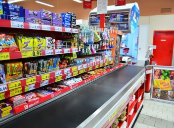 Casele de marcat din supermarket-uri nu vor mai avea dulciuri expuse – Proiect de lege adoptat