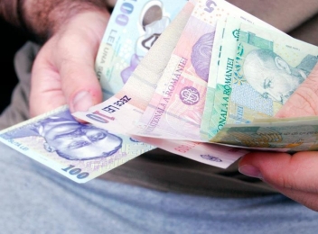Primăriile din Gorj amână plata salariilor funcționarilor din lipsă de bani