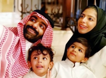 O femeie din Arabia Saudită a primit 34 de ani de închisoare pentru că folosea Twitter