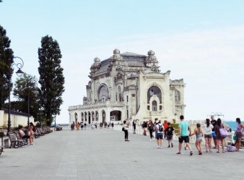 Când se va putea face turism pe litoralul românesc? Ministrul Economiei explică
