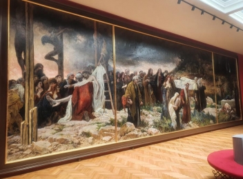 Pinacoteca Muzeului arădean, locul unde este expus Tripticul „Înmormântarea lui Hristos”