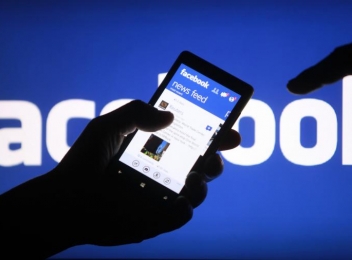 Franța a amendat Facebook și Google cu sute de milioane de euro