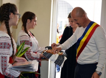    Alin Moldoveanu: „Omagiu și respect pentru fostele cadre didactice din Poiana Câmpina”