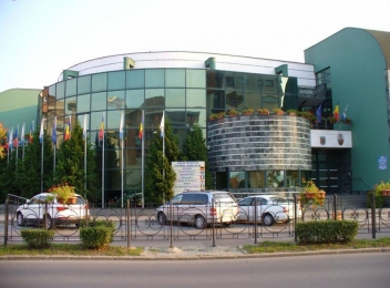 Primarul municipiului Alba Iulia: Jumătate dintre locurile de parcare din fața Primăriei vor putea fi folosite fără restricții